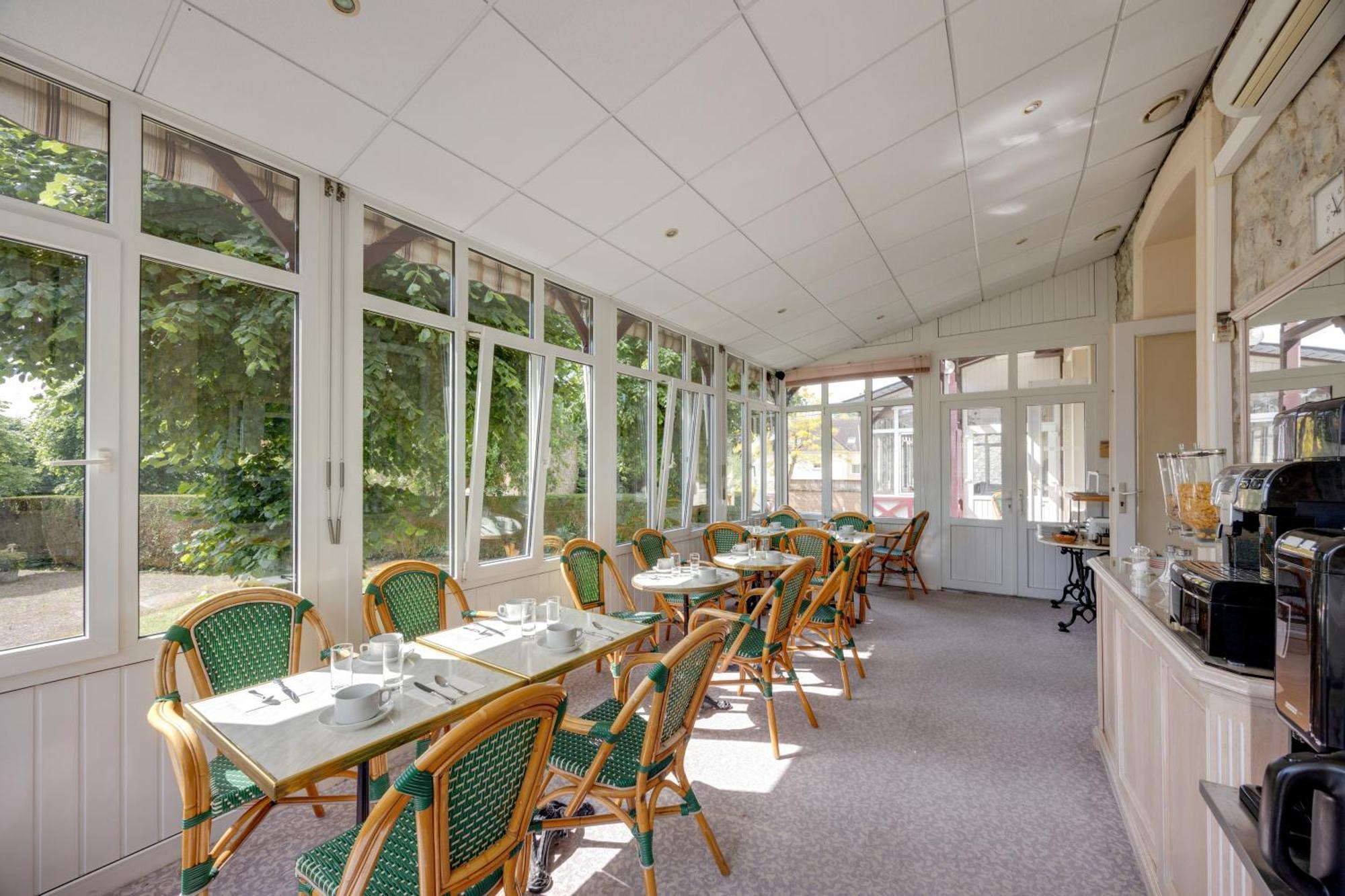 Brit Confort Bagnoles Normandie Hotel 3*